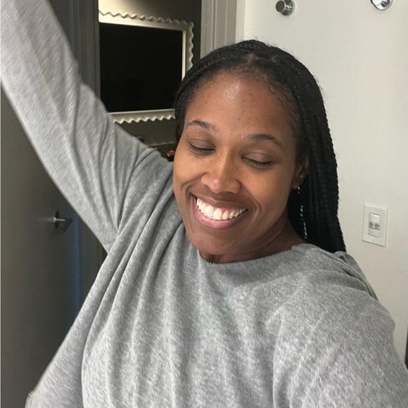 Meet your Posher—Tomika of ClassyChicMeeks! - Picture 6 of 6